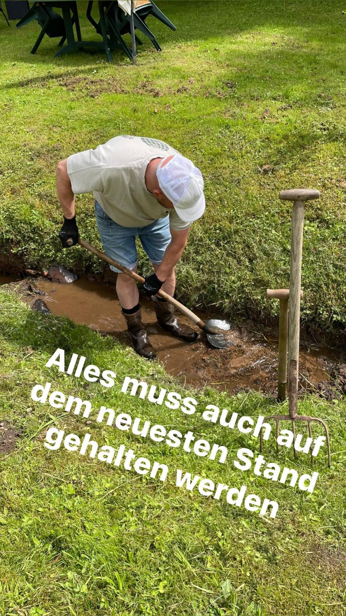 Pension Zur Quelle Deudesfeld Exteriör bild